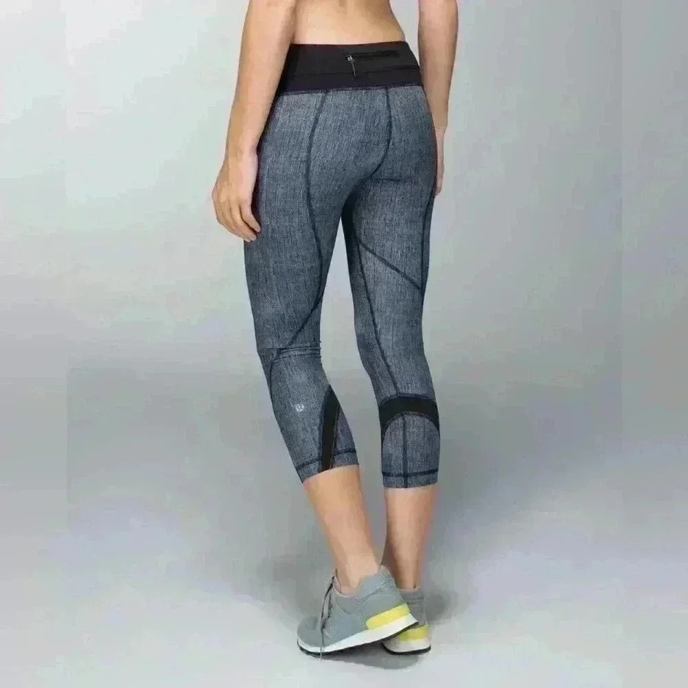 Lululemon Run: Inspire Crop II *All Luxtreme Burlap Texture Black Dune size 10